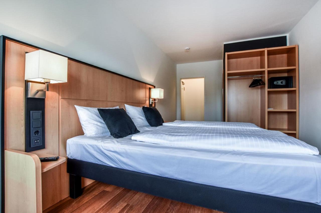 Stay Lev Hotel Leverkusen Esterno foto